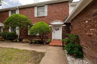836 Chateau Valee Cir, Bedford, TX 76022 - Photo 1