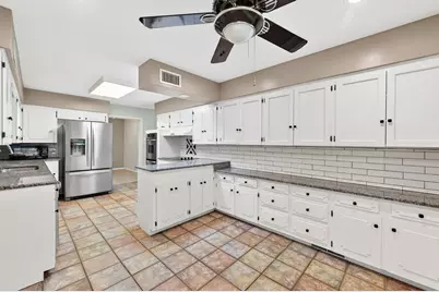 3763 Vinecrest Drive, Dallas, TX 75229 - Photo 13