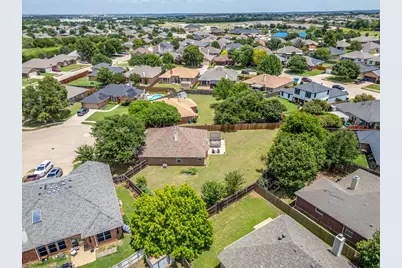 112 Bullava Court, Crowley, TX 76036 - Photo 35