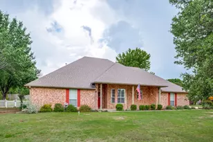 511 N Hardeman Cir, Justin, TX 76247 - Photo 1