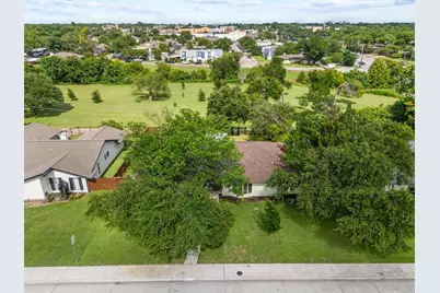 10018 Cromwell Drive, Dallas, TX 75229 - Photo 29