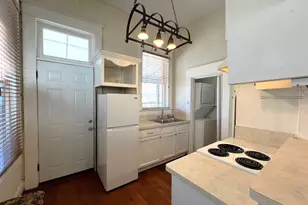 109 NW 20th St, Fort Worth, TX 76164 - Photo 5