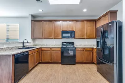 8453 Shallow Creek Drive, Fort Worth, TX 76179 - Photo 5