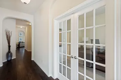 27 Oakridge Lane, Edgecliff Village, TX 76134 - Photo 5