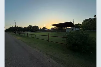 367 Cr 1627, Clifton, TX 76634 - Photo 15