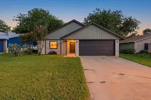 1727 W Doyle St, Granbury, TX 76048 - Photo 1