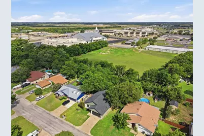 1727 W Doyle Street, Granbury, TX 76048 - Photo 33