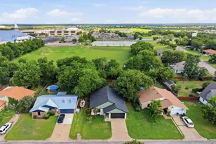 1727 W Doyle St, Granbury, TX 76048 - Photo 31