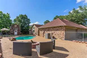 102 Kings Pl, Joshua, TX 76058 - Photo 3