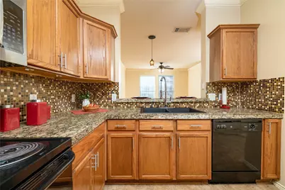 2722 Hyde Park Drive, Grand Prairie, TX 75050 - Photo 5