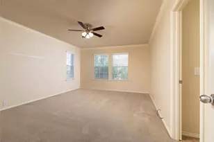 2722 Hyde Park Dr, Grand Prairie, TX 75050 - Photo 17