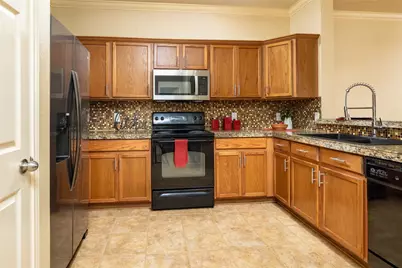 2722 Hyde Park Drive, Grand Prairie, TX 75050 - Photo 5