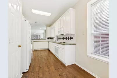 4640 Sunnybrook Drive, Plano, TX 75093 - Photo 9