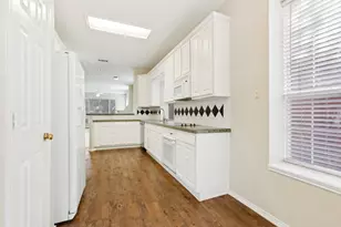 4640 Sunnybrook Dr, Plano, TX 75093 - Photo 9