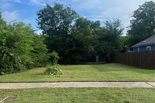 1217 E Tucker St, Fort Worth, TX 76104 - Photo 1