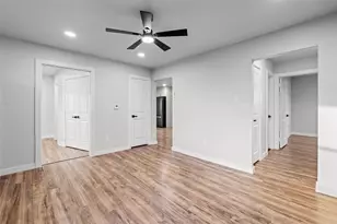 8423 Glen Regal Dr, Dallas, TX 75243 - Photo 17