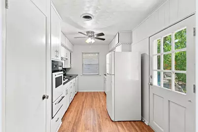 2110 Navajo Street, Denton, TX 76209 - Photo 5