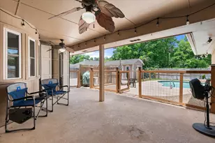 1307 S Westador Dr, Arlington, TX 76015 - Photo 31