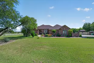 5530 N Interstate Hwy 45, Ennis, TX 75119 - Photo 1