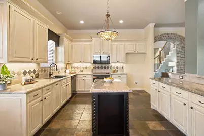 8013 Creek View Drive, North Richland Hills, TX 76180 - Photo 15