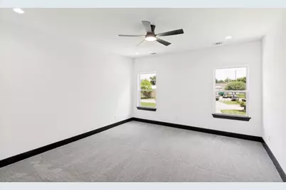 2420 Starks Avenue, Dallas, TX 75215 - Photo 15