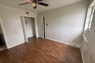2533 Crestbrook Ln, Grand Prairie, TX 75052 - Photo 7