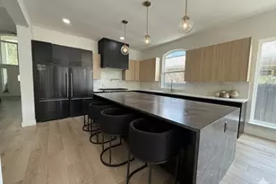 2302 Crest Park Dr, Arlington, TX 76006 - Photo 11