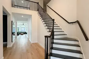 2302 Crest Park Dr, Arlington, TX 76006 - Photo 3