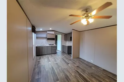 136 Spring Hill Court, Runaway Bay, TX 76426 - Photo 3