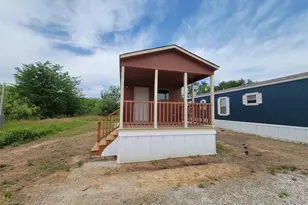 136 Spring Hill Ct, Runaway Bay, TX 76426 - Photo 1