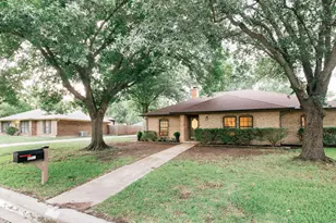 2409 Green Oaks St, Denton, TX 76209 - Photo 3