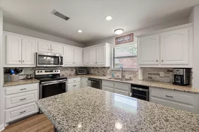 717 Grandview Drive, Corsicana, TX 75109 - Photo 7