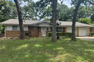 617 Forest Ln, Hurst, TX 76053 - Photo 1