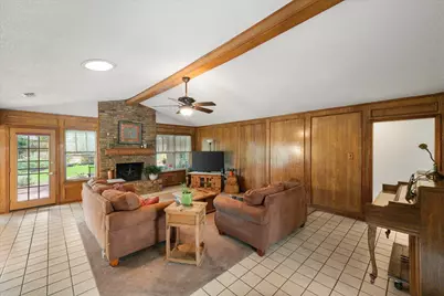 1018 Auburn Drive, Arlington, TX 76012 - Photo 3