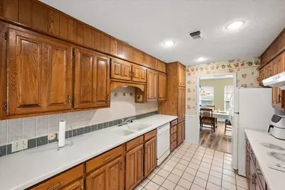 1018 Auburn Drive, Arlington, TX 76012 - Photo 9