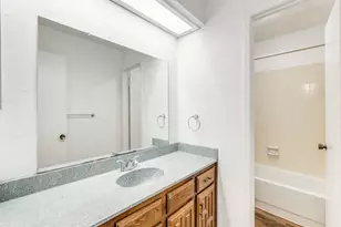 3914 Willowood Ln, Grand Prairie, TX 75052 - Photo 9
