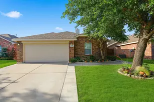 1136 Kachina Ln, Fort Worth, TX 76052 - Photo 1