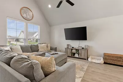 605 Adeline Drive, Burleson, TX 76028 - Photo 5