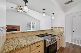 914 W Washington St, Sherman, TX 75092 - Photo 13