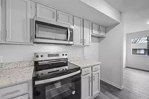 9825 Walnut St, Dallas, TX 75243 - Photo 27