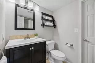 217 Cimarron Trail, Irving, TX 75063 - Photo 15