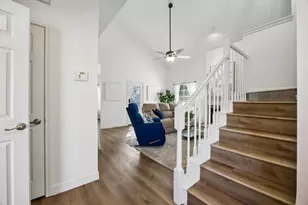 217 Cimarron Trail, Irving, TX 75063 - Photo 7