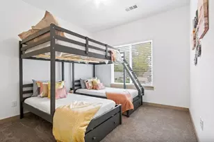 698 N Center St, Arlington, TX 76011 - Photo 21