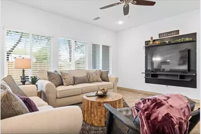 698 N Center Street, Arlington, TX 76011 - Photo 7