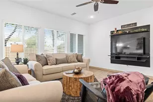 698 N Center St, Arlington, TX 76011 - Photo 7