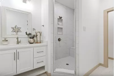 698 N Center Street, Arlington, TX 76011 - Photo 19