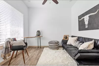 698 N Center Street, Arlington, TX 76011 - Photo 3