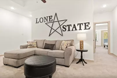 698 N Center Street, Arlington, TX 76011 - Photo 15