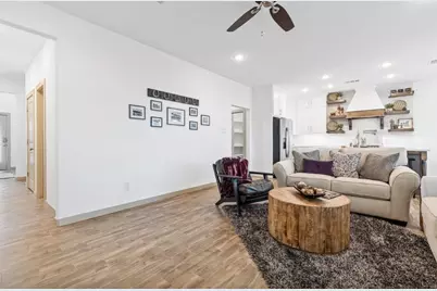698 N Center Street, Arlington, TX 76011 - Photo 9