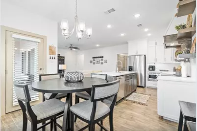 698 N Center Street, Arlington, TX 76011 - Photo 13